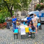 Menschen im Gespräch im freien